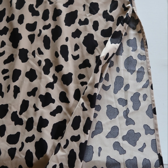 Skirt - Picture 2 of 3